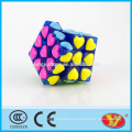 2016 Novo produto YJ Love cubo Magic Puzzle Cube brinquedos educativos Inglês embalagem para a promoção